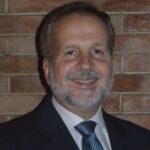 O médico Fabio Castro explica que existem dificuldades para o diagnóstico de asma nos primeiros anos de vida
